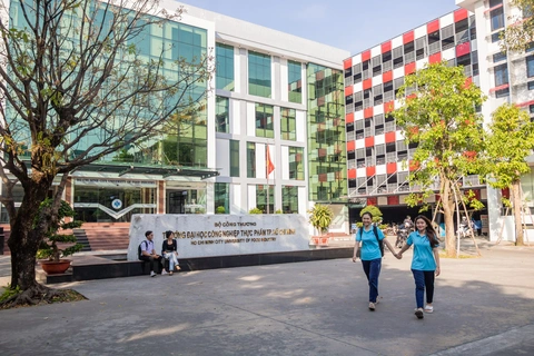 Trường đại học Công nghiệp Thực phẩm TP.HCM đổi tên thành Trường đại học Công thương TP.HCM - Ảnh 1. Trường đại học Công nghiệp Thực phẩm TP.HCM đổi tên thành Trường đại học Công thương TP.HCM - Ảnh 1.