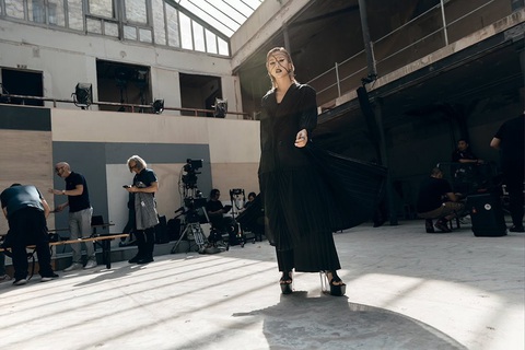 Quỳnh Anh Shyn lên sóng Instagram The New York Times, lọt top sao mặc đẹp của Vogue - Ảnh 4. Quỳnh Anh Shyn lên sóng Instagram The New York Times, lọt top sao mặc đẹp của Vogue - Ảnh 4.