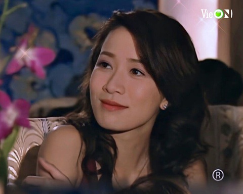 Cuộc sống ít ai ngờ của 9 mỹ nhân Hồng Kông sau khi rời TVB - Ảnh 10. Xa Thi Mạn là mỹ nhân TVB hiếm hoi đóng thành công nhiều thể loại vai khác nhau từ chính diện, phản diện, thiểu năng, hài hước… “Nhất tỷ” TVB một thời vốn không có ước mơ làm diễn viên nhưng lại có một con đường sự nghiệp sáng chói. Với sự nghiệp 25 năm, Xa Thi Mạn có cả một gia tài phim ảnh đồ sộ có thể kể đến: Tuyết sơn phi hồ, Ỷ thiên Đồ long ký, Bằng chứng thép 2, Công chúa giá đáo, Diên hy công lược...