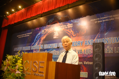 GS Trần Thanh Vân phát biểu khai mạc trường hè - Ảnh: LÂM THIÊN Giáo sư Trần Thanh Vân phát biểu khai mạc trường hè - Ảnh: LÂM THIÊN