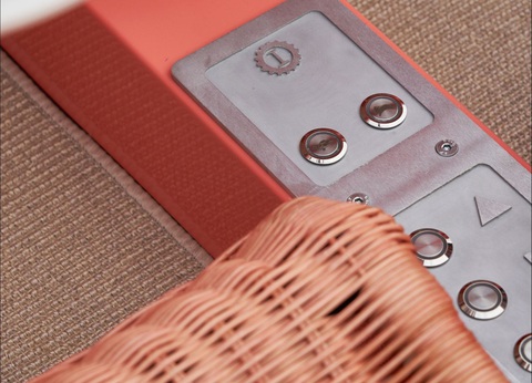 Ô tô điện mini độc lạ: Màu hồng dễ thương cho chị em, ghế đan mây, mui trần, không cửa - Ảnh 11. Ô tô điện mini độc lạ: Màu hồng dễ thương cho chị em, ghế đan mây, mui trần, không cửa - Ảnh 11.