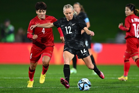 Tuyển nữ Việt Nam thua New Zealand 0-2 ở trận giao hữu chuẩn bị cho World Cup nữ 2023 - Ảnh 1. Dù rất cố gắng nhưng tuyển nữ Việt Nam không thể gây bất ngờ cho tuyển nữ New Zeland - Ảnh: GETT