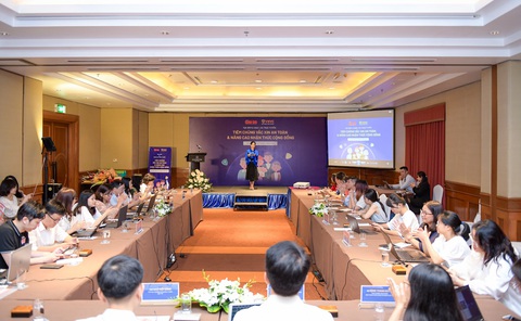 Hai yếu tố quyết định tiêm chủng vắc xin an toàn - Ảnh 1. Sáng 10-7, báo Tuổi Trẻ với sự đồng hành của Hệ thống Trung tâm tiêm chủng VNVC tổ chức tọa đàm, giao lưu trực tuyến "Tiêm chủng vắc xin an toàn và nâng cao nhận thức cộng đồng" - Ảnh: NAM TRẦN