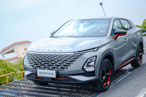 Xe Trung Quốc Omoda và Jaecoo về Việt Nam trong tháng 8, đủ hạng để đấu Civic, CR-V - Ảnh 2. Mẫu xe hạng C này vẫn được marketing tại Việt Nam trong suốt nhiều tháng qua. Mẫu xe này có chiều dài 4.400mm và rộng 1.830mm, trục cơ sở của xe 2.730mm - Ảnh: Facebook