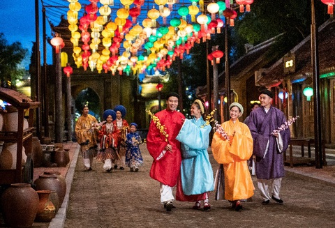 “Sống ảo" từ ngày sang đêm tại Grand World với 1 triệu đồng - Ảnh 2. Muôn kiểu check-in tại Grand World - Ảnh: Đ.H.