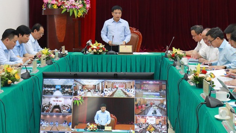 Nếu chúng ta vượt đèn đỏ sẽ tạo ý thức không tốt cho con - Ảnh 1. Bộ trưởng Nguyễn Văn Thắng chủ trì hội nghị - Ảnh: TẠ HẢI