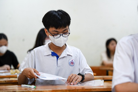 Thí sinh dự thi vào lớp 10 Hà Nội năm 2023 - Ảnh: NAM TRẦN Thí sinh dự thi vào lớp 10 Hà Nội năm 2023 - Ảnh: NAM TRẦN