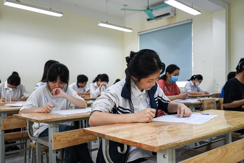 Ảnh: NAM TRẦN Học sinh dự thi vào lớp 10 ở Hà Nội năm 2023 - Ảnh: NAM TRẦN