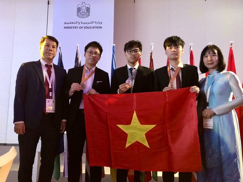 Cả 3 học sinh Việt Nam giành huy chương Olympic sinh học quốc tế 2023 - Ảnh 1. Đội tuyển Việt Nam tham dự Olympic sinh học quốc tế năm 2023 - Ảnh: Bộ Giáo dục và Đào tạo
