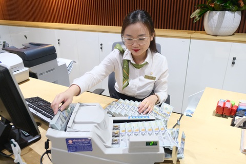 Dần lộ diện kế hoạch 2024: Ngân hàng muốn lãi vài tỉ USD, 'ông lớn' dầu khí giật lùi- Ảnh 1. Bức tranh kinh tế 2024 được kỳ vọng sáng sủa hơn năm vừa qua - Ảnh: QUANG ĐỊNH