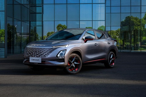 Xe Trung Quốc Omoda và Jaecoo về Việt Nam trong tháng 8, đủ hạng để đấu Civic, CR-V - Ảnh 3. Động cơ Omoda 5 sẽ có tùy chọn xăng và điện. Máy xăng có thể là loại 1.6L tăng áp, công suất 197 mã lực. Thông số động cơ điện hiện chưa có, song nhà phân phối cho biết bản điện được bảo hành 6 năm hoặc 150.000km - Ảnh: Chery