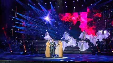 Mẹ là Tình Yêu 2023: Đêm nhạc đẹp về nghệ thuật và thắm đượm tình người - Ảnh 3. Mẹ là Tình Yêu 2023: Đêm nhạc đẹp về nghệ thuật và thắm đượm tình người - Ảnh 3.