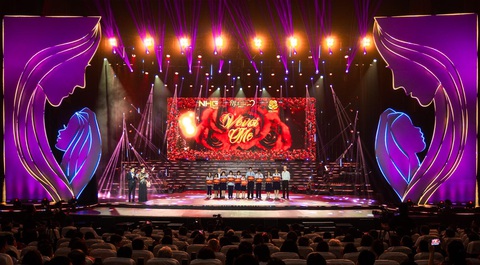 Mẹ là Tình Yêu 2023: Đêm nhạc đẹp về nghệ thuật và thắm đượm tình người - Ảnh 6. Mẹ là Tình Yêu 2023: Đêm nhạc đẹp về nghệ thuật và thắm đượm tình người - Ảnh 6.