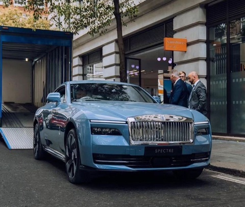 Rolls-Royce sẽ ‘cấm cửa’ toàn bộ những người tính kiếm lời từ việc bán lại Spectre - Ảnh 1. Rolls-Royce sẽ ‘cấm cửa’ toàn bộ những người tính kiếm lời từ việc bán lại Spectre - Ảnh 1.