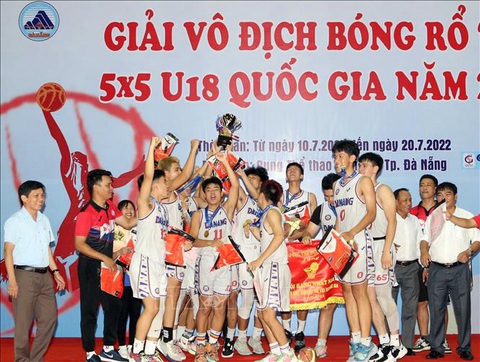 Nhiều cầu thủ VBA xuất hiện ở Giải bóng rổ U18 quốc gia 2023 - Ảnh 1. U18 Đà Nẵng vô địch Giải U18 vô địch quốc gia năm ngoái - Ảnh: VBA