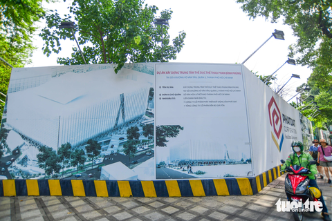 Cận cảnh nhà thi đấu Phan Đình Phùng “hoang hóa” - Ảnh 5. Năm 2011, Công ty TNHH An Tạo rút khỏi dự án, chỉ còn Tổng công ty cổ phần Đền bù giải tỏa tiếp tục thực hiện dự án. Năm 2013, nhà thi đấu Phan Đình Phùng có phương án thiết kế mới. Lúc này khái toán tổng mức đầu tư cho dự án được nâng lên hơn 1.352 tỉ đồng