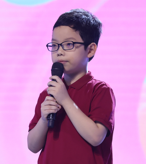 Bé Quang Minh với trí nhớ siêu việt tham gia tập đầu vòng bán kết Siêu tài năng nhí - Ảnh: HTV Bé Quang Minh tham gia vòng bán kết Siêu tài năng nhí