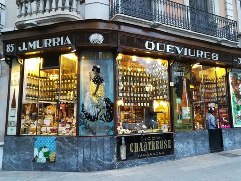 Cửa hàng Queviures Múrria ở quận Eixample, thành phố Barcelona, Tây Ban Nha - Ảnh: INDEPENDENT Cửa hàng Queviures Múrria ở quận Eixample, thành phố Barcelona, Tây Ban Nha - Ảnh: INDEPENDENT
