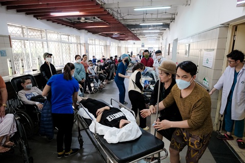 Bệnh nhân tại khu vực chờ khám Bệnh viện Bạch Mai - Ảnh: NAM TRẦN Bệnh nhân tại khu vực chờ khám Bệnh viện Bạch Mai - Ảnh: NAM TRẦN