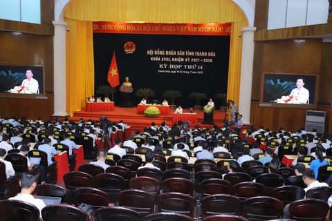 Thanh Hóa thiếu 6.884 giáo viên, chất lượng dạy và học ngoại ngữ còn thấp - Ảnh 1. Toàn cảnh kỳ họp thứ 14, HĐND tỉnh Thanh Hóa khóa XVIII đang diễn ra - Ảnh: HÀ ĐỒNG