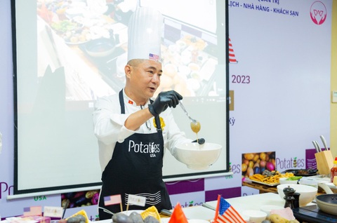 Sinh viên Quản trị nhà hàng HUTECH chinh phục thị trường F&B ‘khó tính’ - Ảnh 4. Sinh viên Quản trị nhà hàng HUTECH chinh phục thị trường F&B ‘khó tính’ - Ảnh 4.