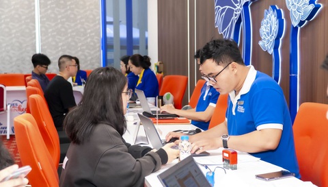 PR - ngành học xu hướng và nhiều chính sách thu hút người học - Ảnh 2. Nhà trường hỗ trợ thí sinh khi đăng ký điều chỉnh nguyện vọng