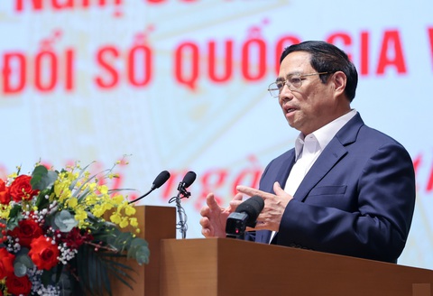 Theo Thủ tướng, mục đích cuối cùng của chuyển đổi số là phục vụ con người, trên tinh thần lấy con người là trung tâm - Ảnh: VGP/NHẬT BẮC Theo Thủ tướng, mục đích cuối cùng của chuyển đổi số là phục vụ con người, trên tinh thần lấy con người làm trung tâm - Ảnh: VGP/NHẬT BẮC