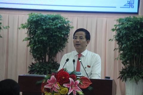 Hậu Giang tăng trưởng kinh tế cao nhất kể từ khi thành lập tỉnh - Ảnh 1. Chủ tịch HĐND tỉnh Hậu Giang Trần Văn Huyến phát biểu khai mạc kỳ họp - Đ.B.