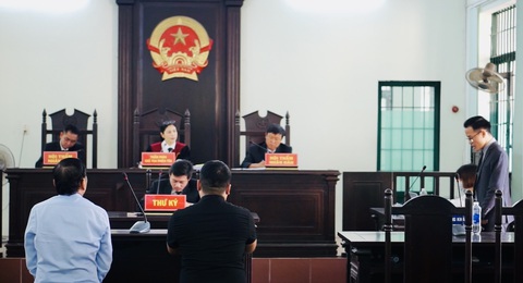 Các đương sự tại phiên tòa - Ảnh: TUYẾT MAI Các đương sự tại tòa - Ảnh: TUYẾT MAI