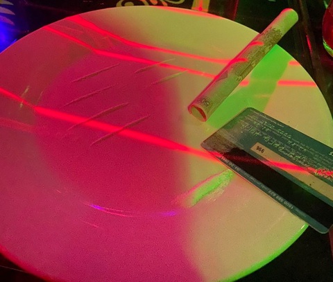 Cảnh sát đột kích Night Club, phát hiện nhiều chân dài dương tính với ma túy - Ảnh 2. Dụng cụ sử dụng và ma túy mà lực lượng công an phát hiện - Ảnh: H.B.