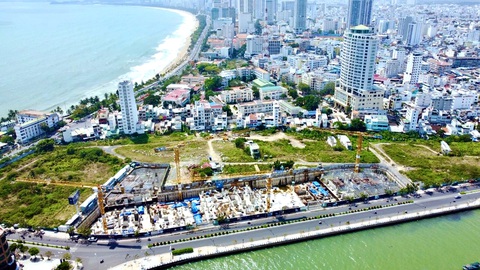 Các dự án condotel tại Khánh Hòa vẫn đang đợi quy trình từ UBND tỉnh Khánh Hòa để được cấp sổ - Ảnh: MINH CHIẾN Các dự án condotel tại Khánh Hòa vẫn đang đợi quy trình từ UBND tỉnh Khánh Hòa để được cấp sổ - Ảnh: MINH CHIẾN