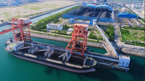 Nhiệt điện Vĩnh Tân: 10 năm không ngừng“xanh hóa môi trường” - Ảnh 4. Nhiệt điện Vĩnh Tân: 10 năm không ngừng“xanh hóa môi trường” - Ảnh 4.