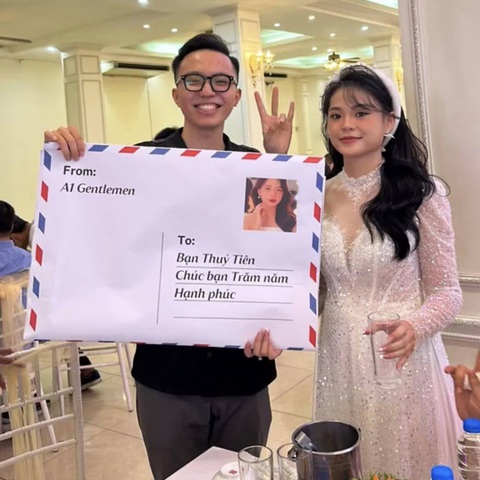 Ảnh vui 14-7: Chọn em, đừng nắn bóp em! - Ảnh 4. Bạn thân nhà người ta.