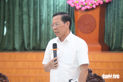 Chủ tịch Phan Văn Mãi: Tái cấu trúc địa giới Bình Chánh, một phần thuộc TP khu Nam - Ảnh 2. Chủ tịch UBND TP.HCM Phan Văn Mãi phát biểu kết luận tại buổi làm việc - Ảnh: CẨM NƯƠNG
