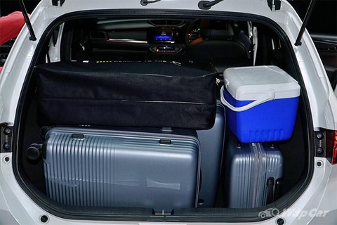 Người dùng để được những gì trong cốp sau Honda WR-V? - Ảnh 4. Việc không có nắp khoang hành lý giúp người dùng có thể sắp xếp đồ to rất dễ - Ảnh: Wapcar
