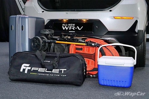 Người dùng để được những gì trong cốp sau Honda WR-V? - Ảnh 5. Một bộ đồ thử nghiệm khác, lần này đa dạng hơn khi có vali, thùng cách nhiệt, túi đựng đồ thể thao và cả xe đẩy cho em bé - Ảnh: Wapcar