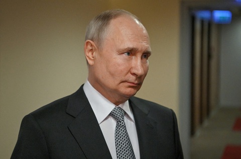 Tổng thống Nga Vladimir Putin trả lời phỏng vấn truyền hình quốc gia tối 13-7 - Ảnh: REUTERS Tổng thống Nga Vladimir Putin trả lời phỏng vấn tối 13-7 - Ảnh: REUTERS