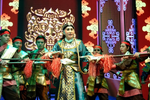 Nghệ sĩ Kim Tử Long tham gia chương trình Vầng trăng cổ nhạc - Ảnh: LINH ĐOAN Nghệ sĩ Kim Tử Long tham gia chương trình Vầng trăng cổ nhạc - Ảnh: LINH ĐOAN