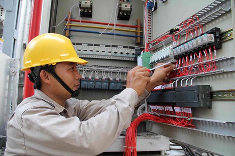 Nhân viên bảo trì điện làm công việc gì? Mô tả công việc chi tiết - Ảnh 2. Sửa chữa hệ thống điện - Ảnh: Internet.