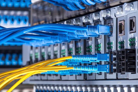 Vị trí System Admin là gì? Cập nhật mô tả công việc chi tiết nhất - Ảnh 3. Đảm bảo hệ thống vận hành trơn tru và an toàn cho các dữ liệu bên trong - Ảnh: Internet.