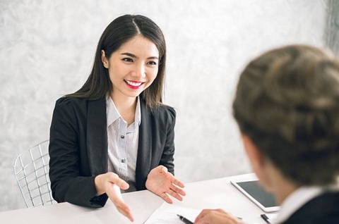 Chuyên viên tư vấn và 5 kỹ năng quan trọng không thể thiếu - Ảnh 1. Chuyên viên tư vấn khách hàng - Ảnh: Internet