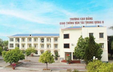 Giám đốc trung tâm sát hạch lái xe chỉ đạo chiếm đoạt hơn 22 tỉ đồng của học viên - Ảnh 1. Giám đốc trung tâm sát hạch lái xe cơ giới thuộc Trường cao đẳng Giao thông vận tải trung ương II được xác định là người chỉ đạo chiếm đoạt tổng số tiền hơn 22 tỉ đồng của học viên thông qua việc thu trái quy định mỗi hồ sơ 1,2 triệu đồng - Ảnh: H.TRANG