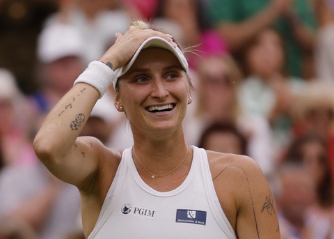 Ons Jabeur đấu Vondrousova tại chung kết Wimbledon 2023 - Ảnh 1. Niềm vui của Marketa Vondrousova khi lọt vào chung kết Wimbledon 2023 - Ảnh: REUTERS