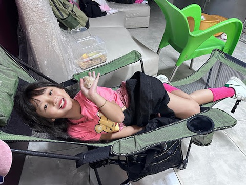 Hậu trường luôn ngập tràn năng lượng mà Bảo Ngọc mang đến cho đoàn phim Hậu trường luôn ngập tràn năng lượng mà Bảo Ngọc mang đến cho đoàn phim