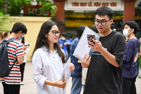 Giáo viên phản ánh đề thi Lịch sử sai, Bộ nói không ảnh hưởng - Ảnh 1. Thí sinh dự thi tốt nghiệp THPT năm 2023 - Ảnh: NAM TRẦN