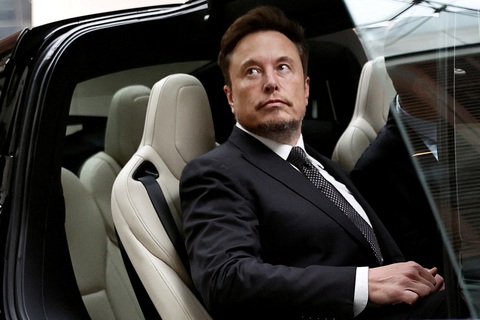 Tỉ phú Elon Musk từng chỉ trích các công ty phát triển AI không quan tâm đến - Ảnh: REUTERS Tỉ phú Elon Musk từng chỉ trích các công ty phát triển AI không quan tâm đến rủi ro với con người - Ảnh: REUTERS