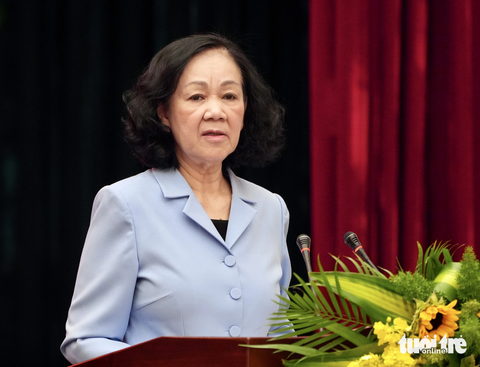 Bà Trương Thị Mai: TP.HCM khẩn trương chuẩn bị nguồn cán bộ chủ chốt cho nhiệm kỳ tiếp theo - Ảnh 1. Thường trực Ban Bí thư Trương Thị Mai phát biểu chỉ đạo tại hội nghị - Ảnh: HỮU HẠNH