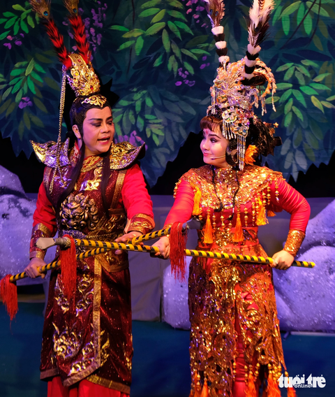 Tú Sương (vai Mộc Quế Anh) đóng cặp cùng đàn em Kim Nhuận Phát (vai Dương Tôn Bảo) - Ảnh: LINH ĐOAN Tú Sương (vai Mộc Quế Anh) đóng cặp cùng đàn em Kim Nhuận Phát (vai Dương Tôn Bảo) - Ảnh: LINH ĐOAN