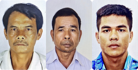 Vẫn còn 3 người đang bị truy nã (trái sang) gồm Nay Dương, Y Hoăl Êban và Y Khinh Liêng - Ảnh do công an cung cấp Vẫn còn 3 người đang bị truy nã (từ trái sang) gồm Nay Dương, Y Hoăl Êban và Y Khinh Liêng - Ảnh do công an cung cấp
