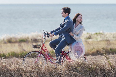 Sự trở lại nhạt nhòa của YoonA trong ‘King the Land’ - Ảnh 1. King the Land có sự tham gia của cặp đôi nổi tiếng YoonA và Lee Jun Ho - Ảnh: Soompi